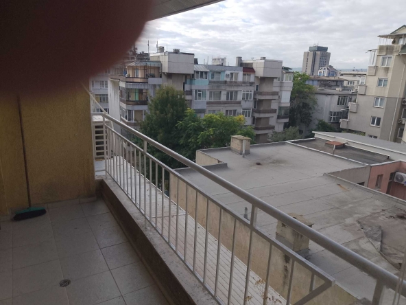 Дава се под наем Двустаен апартамент в Варна, Общината - 48 кв.м за 398.82 € - Снимка #1