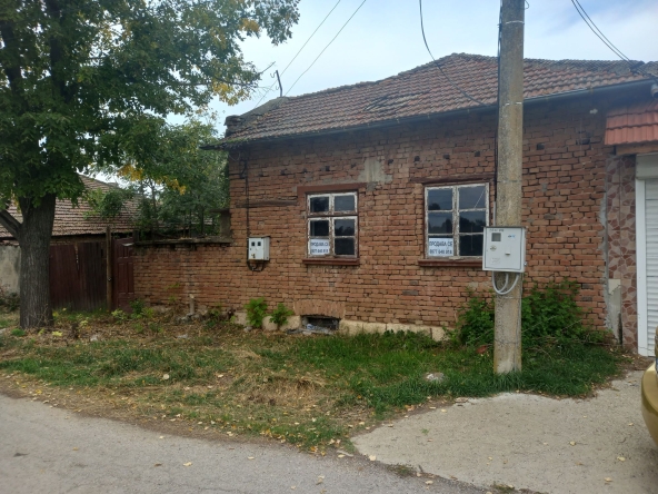 Къща в Русе, Алеи Възраждане - 80 кв.м за 47 €/кв.м - Снимка #1