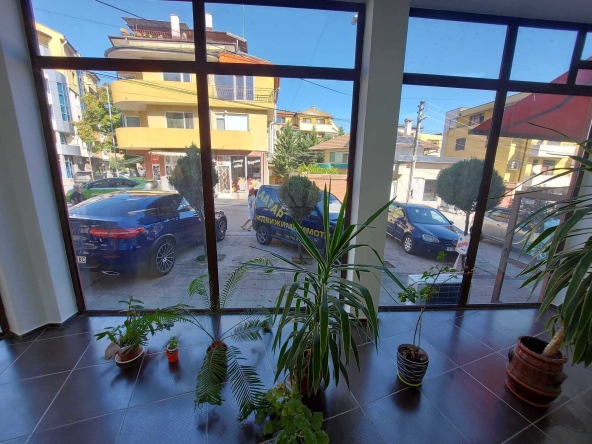 Магазин в Търговище, Вароша - 82 кв.м за 1235 €/кв.м - Снимка #1