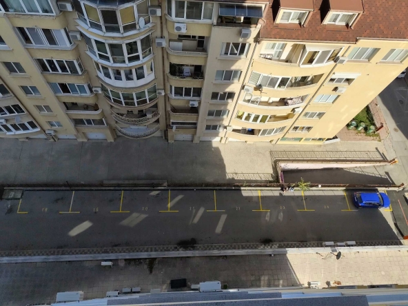 Дава се под наем Гараж / Паркомясто в София, Гоце Делчев - 1 кв.м за 76.5 € - Снимка #1