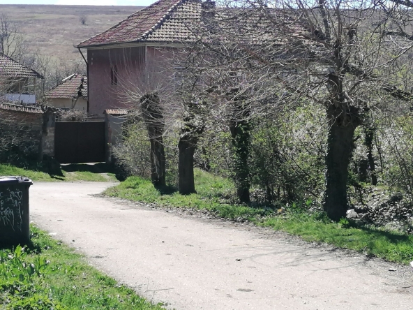 Парцел в с. Николаево, Област Плевен - 1000 кв.м за 7 €/кв.м - Снимка #1