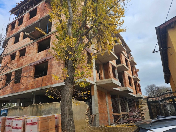Двустаен апартамент в Варна, Колхозен пазар - 63 кв.м за 808 €/кв.м - Снимка #1