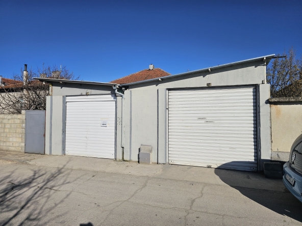 Дава се под наем Гараж / Паркомясто в с. Тополи, Област Варна - 60 кв.м за 298.86 € - Снимка #1