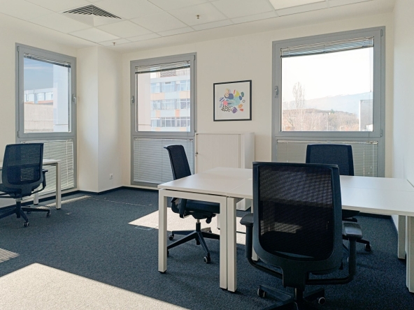 Дава се под наем Офис в София, Слатина - 30 кв.м за 585.99 € - Снимка #1