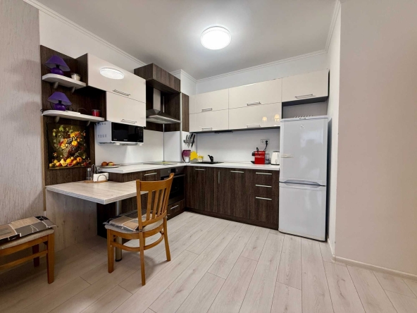 Дава се под наем Двустаен апартамент в Варна, Бриз - 70 кв.м за 648.21 € - Снимка #1