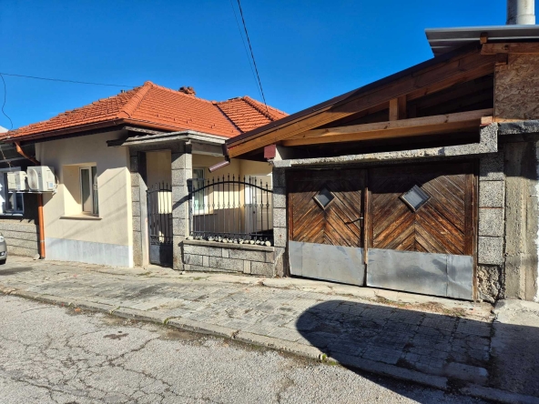 Къща в Троян - 100 кв.м за 638 €/кв.м - Снимка #1