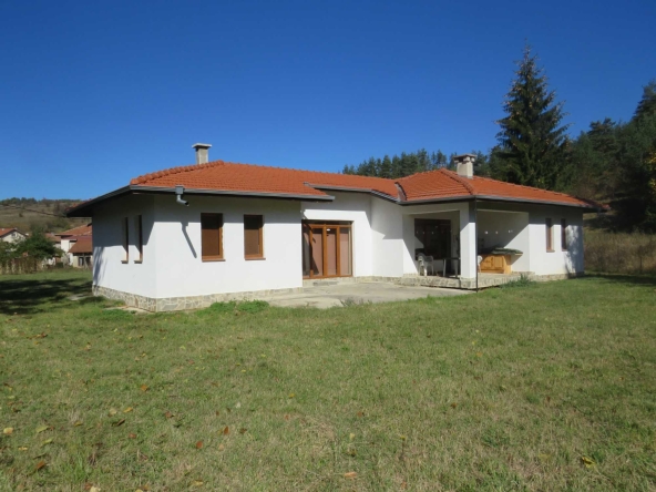 Къща в с. Шипочане, Област София-област - 150 кв.м за 561 €/кв.м - Снимка #1