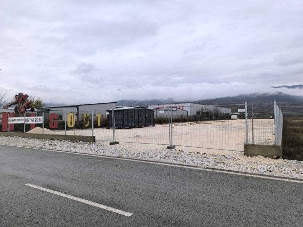 Дава се под наем Парцел в Асеновград - 1000 кв.м за 897.6 € - Снимка #1