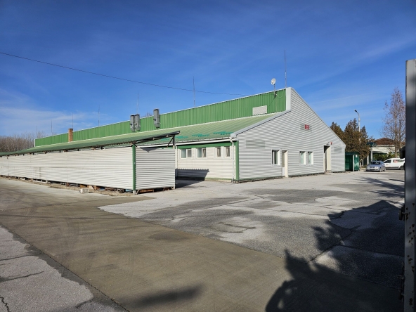 Дава се под наем Склад в с. Стряма, Област Пловдив - 1500 кв.м за 510 € - Снимка #1