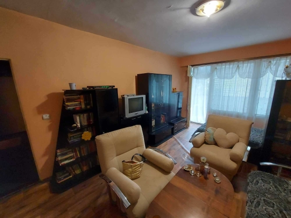 Двустаен апартамент в Търговище, Вароша - 58 кв.м за 1187 €/кв.м - Снимка #1