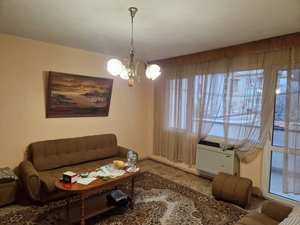 Тристаен апартамент в Асеновград - 70 кв.м за 583 €/кв.м - Снимка #1