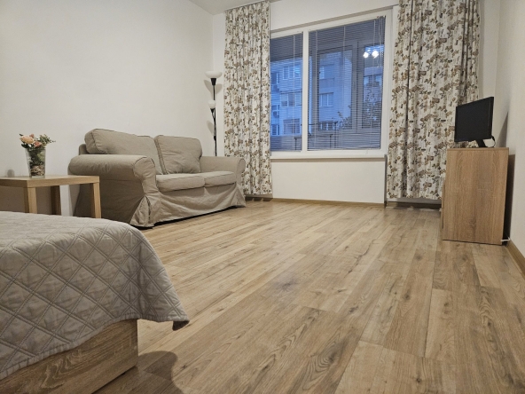 Дава се под наем Двустаен апартамент в Варна, Център - 45 кв.м за 388.62 € - Снимка #1