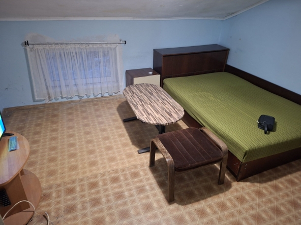 Дава се под наем Едностаен апартамент в Пазарджик, Окръжна болница - 14 кв.м за 59.67 € - Снимка #1