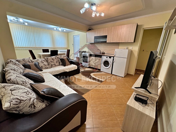 Дава се под наем Тристаен апартамент в Асеновград - 80 кв.м за 398.82 € - Снимка #1