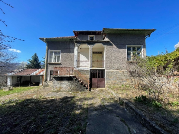 Къща в Габрово, Център - 200 кв.м за 268 €/кв.м - Снимка #1