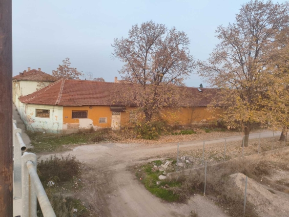 Промишлена сграда в София, Връбница 1 - 5800 кв.м за 45 €/кв.м - Снимка #1