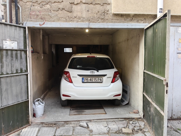 Дава се под наем Гараж / Паркомясто в Пловдив, Въстанически - 20 кв.м за 99.45 € - Снимка #1