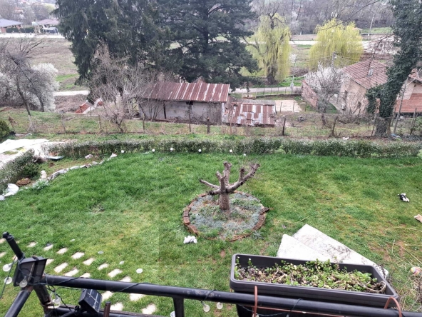 Къща в Ботевград - 120 кв.м за 1063 €/кв.м - Снимка #1