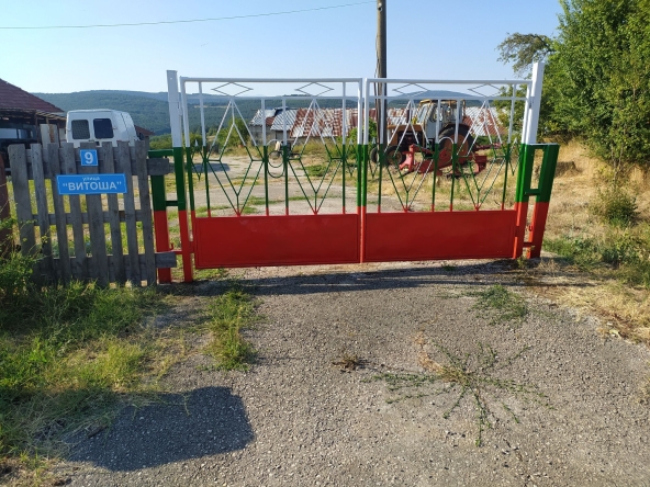 Промишлена сграда в с. Малки Вършец, Област Габрово - 14000 кв.м за 7 €/кв.м - Снимка #1