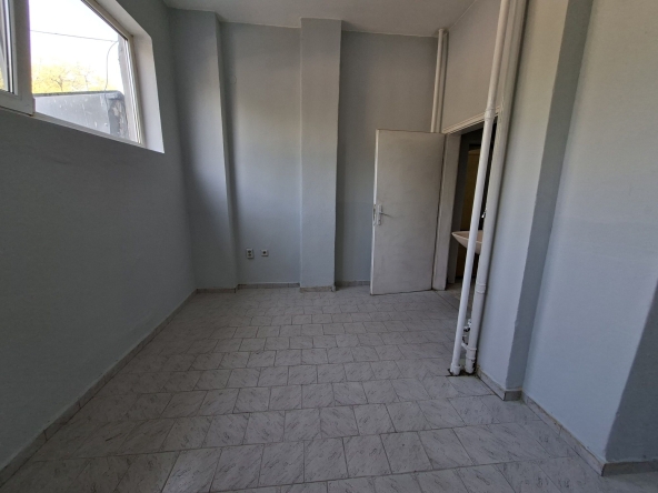 Дава се под наем Склад в Пловдив, Гагарин - 25 кв.м за 149.43 € - Снимка #1