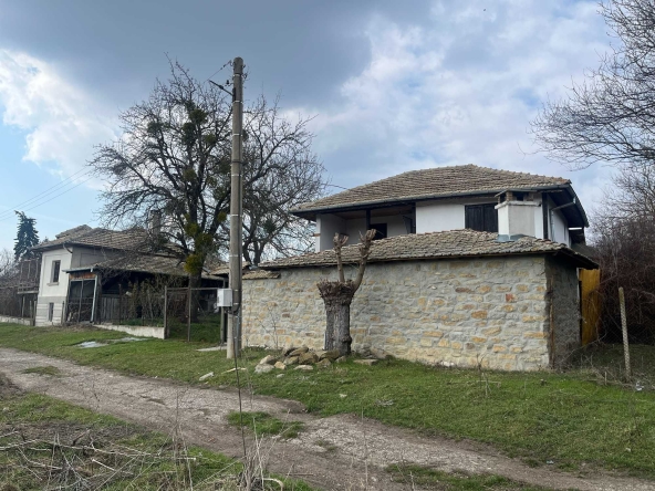 Къща в с. Берковски, Област Търговище - 120 кв.м за 270 €/кв.м - Снимка #1