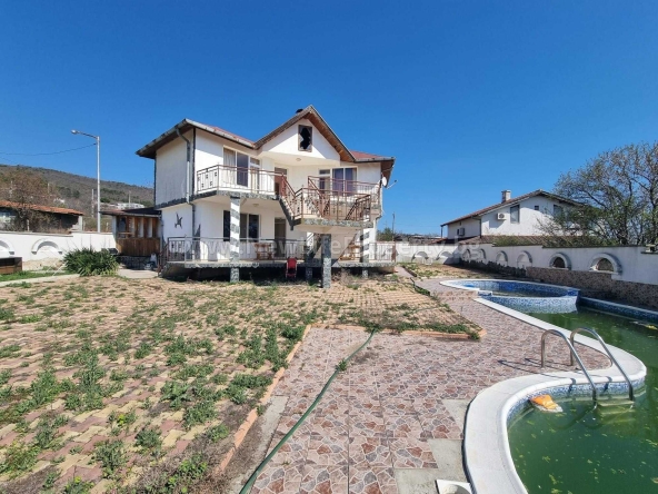 Къща в к.к. Слънчев бряг - 152 кв.м за 772 €/кв.м - Снимка #1