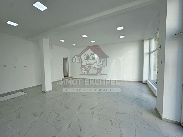 Дава се под наем Магазин в Асеновград - 65 кв.м за 498.27 € - Снимка #1
