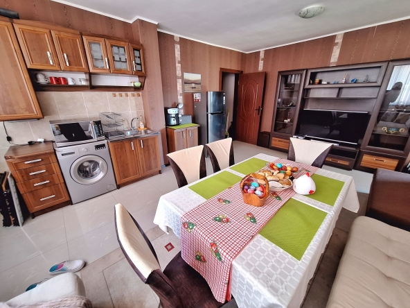 Дава се под наем Двустаен апартамент в к.к. Дюни - 66 кв.м за 398.82 € - Снимка #1