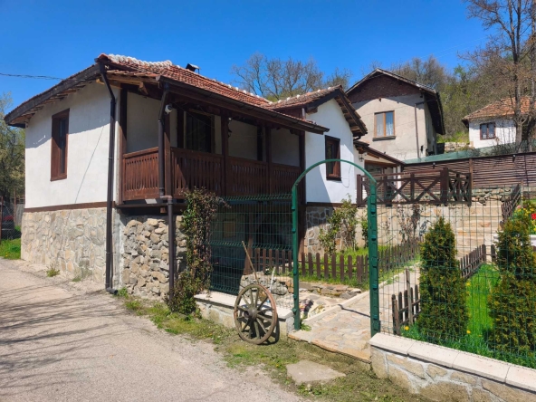 Къща в с. Неделково, Област Перник - 70 кв.м за 510 €/кв.м - Снимка #1