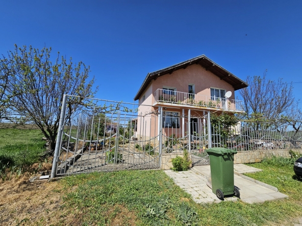 Къща в Плевен, Идеален център - 120 кв.м за 455 €/кв.м - Снимка #1