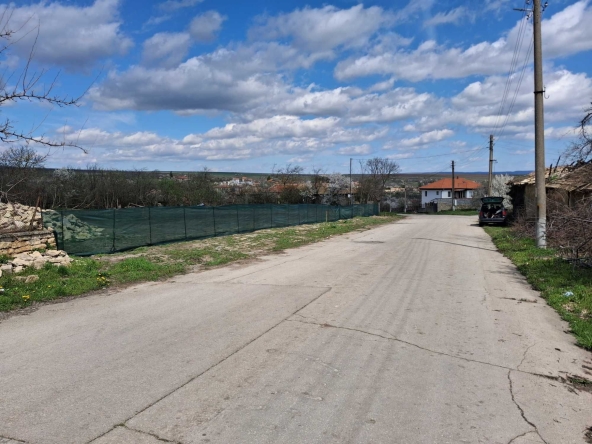 Парцел в с. Върбак, Област Шумен - 840 кв.м за 15 €/кв.м - Снимка #1