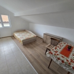 Дава се под наем Етаж от къща в София, Требич - 13 кв.м за 199.41 € - Снимка #1