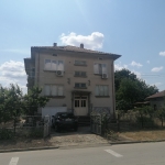 Етаж от къща в Генерал Тошево - 240 кв.м за 202 €/кв.м - Снимка #1