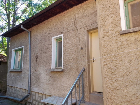 Къща в Плевен, 9-ти квартал - 60 кв.м за 340 €/кв.м - Снимка #1