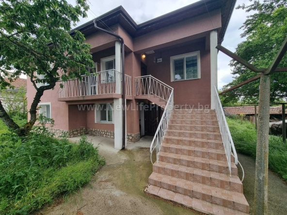 Къща в с. Дюлево, Област Бургас - 180 кв.м за 383 €/кв.м - Снимка #1
