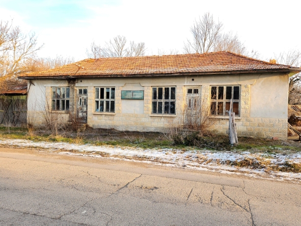 Магазин в с. Млада гвардия, Област Варна - 170 кв.м за 147 €/кв.м - Снимка #1