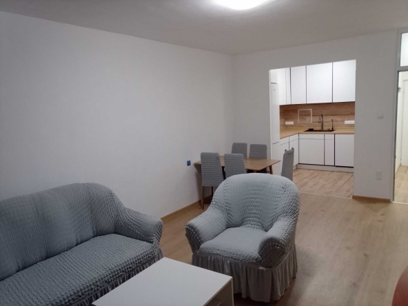 Дава се под наем Двустаен апартамент в София, Младост 1 - 61 кв.м за 698.19 € - Снимка #1