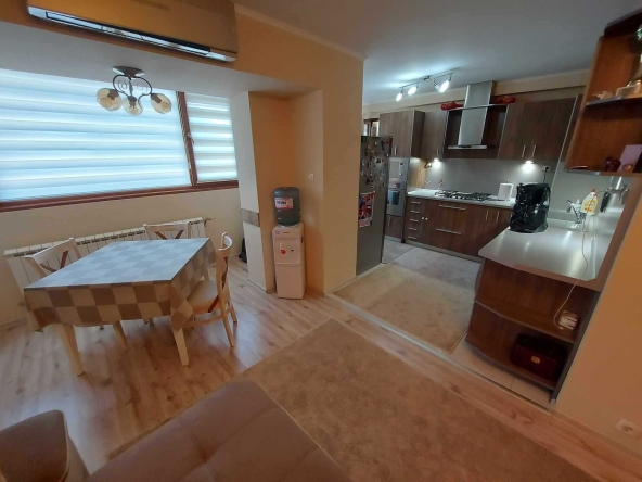Тристаен апартамент в Търговище, Център - 105 кв.м за 1360 €/кв.м - Снимка #1