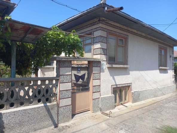 Къща в Русе, Център - 1540 кв.м за 17 €/кв.м - Снимка #1