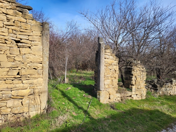 Парцел в Велико Търново, Колю Фичето - 1208 кв.м за 19 €/кв.м - Снимка #1