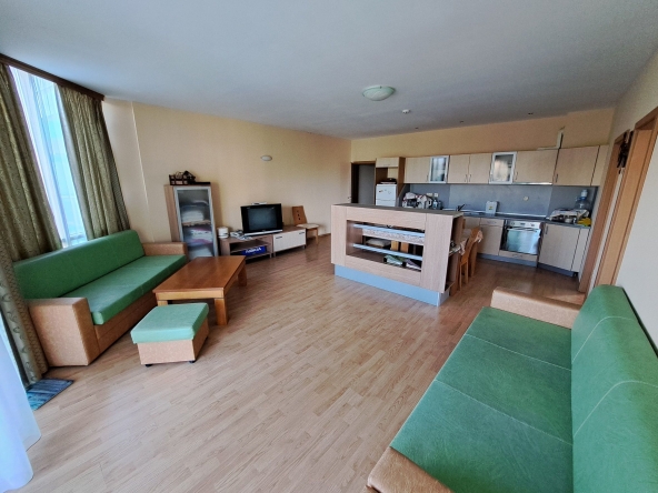 Тристаен апартамент в Варна, Център - 136 кв.м за 699 €/кв.м - Снимка #1