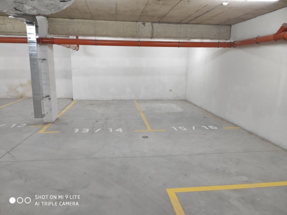 Дава се под наем Гараж / Паркомясто в Бургас, Изгрев - 13 кв.м за 48.45 € - Снимка #1