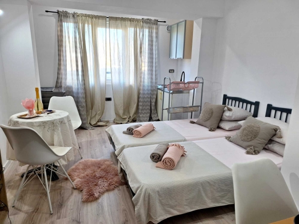 Едностаен апартамент в Перник, Монте Карло - 31 кв.м за 8 €/кв.м - Снимка #1