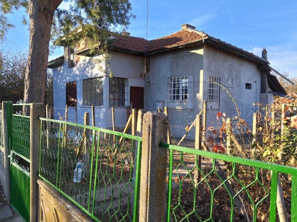 Къща в с. Якимово, Област Монтана - 2700 кв.м за 5 €/кв.м - Снимка #1