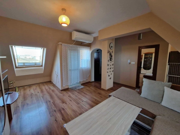 Дава се под наем Двустаен апартамент в Плевен, Широк център - 65 кв.м за 255 € - Снимка #1