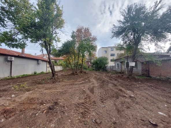 Парцел в Добрич, Автогара - 485 кв.м за 126 €/кв.м - Снимка #1