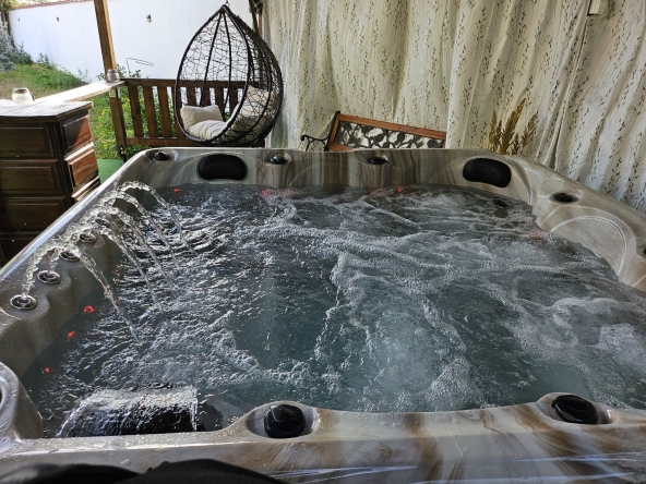 Дава се под наем Етаж от къща в Бургас, Сарафово - 100 кв.м за 102 € - Снимка #1