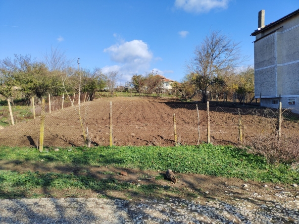 Парцел в с. Манастир, Област Варна - 650 кв.м за 9 €/кв.м - Снимка #1