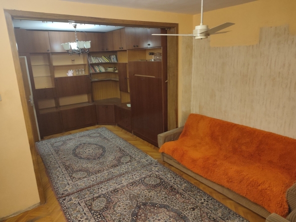 Двустаен апартамент в Враца, Квартал 103 - 68 кв.м за 4 €/кв.м - Снимка #1