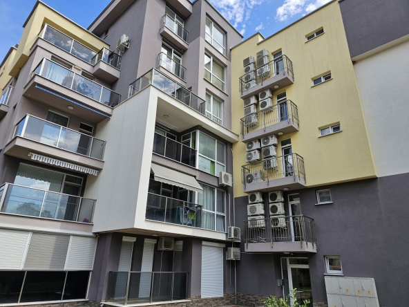 Тристаен апартамент в Пловдив, Сточна гара - 93 кв.м за 812 €/кв.м - Снимка #1